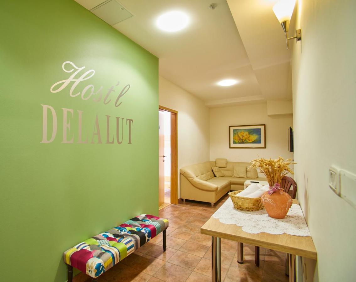Hostel Delalut Ravne na Koroskem Екстериор снимка