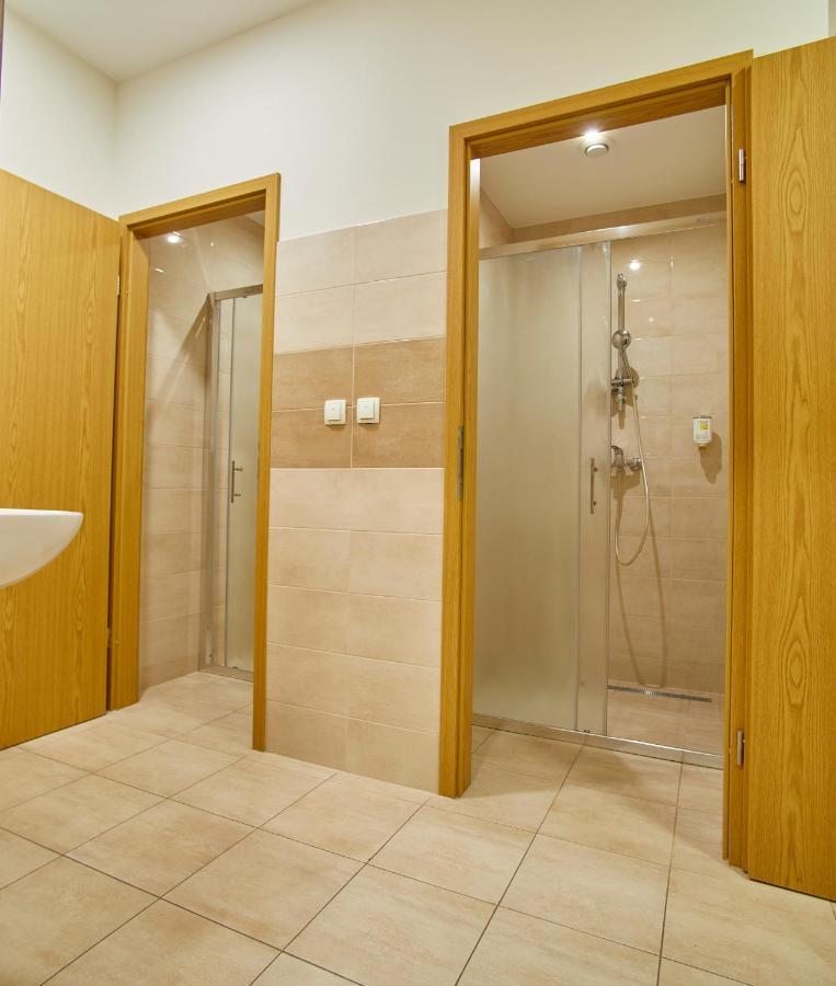 Hostel Delalut Ravne na Koroskem Екстериор снимка