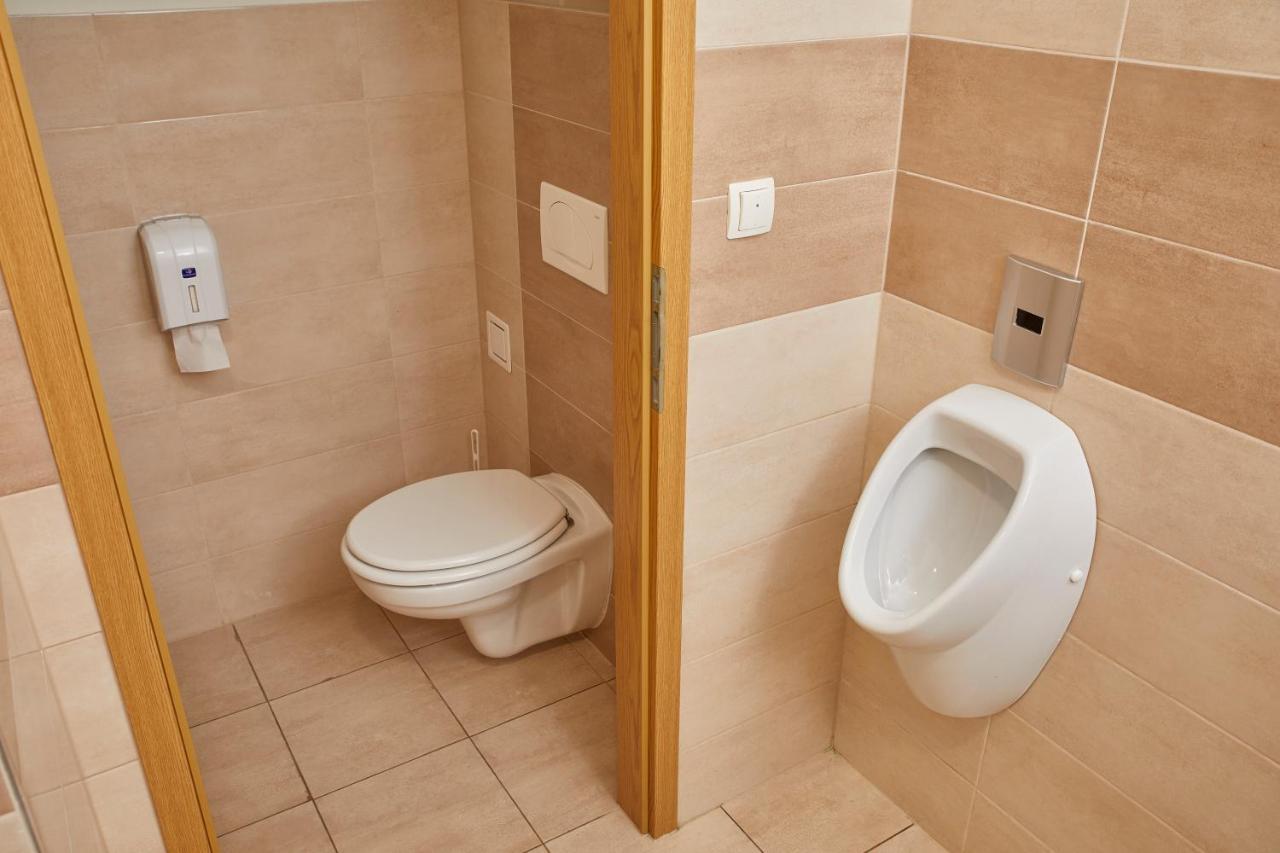 Hostel Delalut Ravne na Koroskem Екстериор снимка