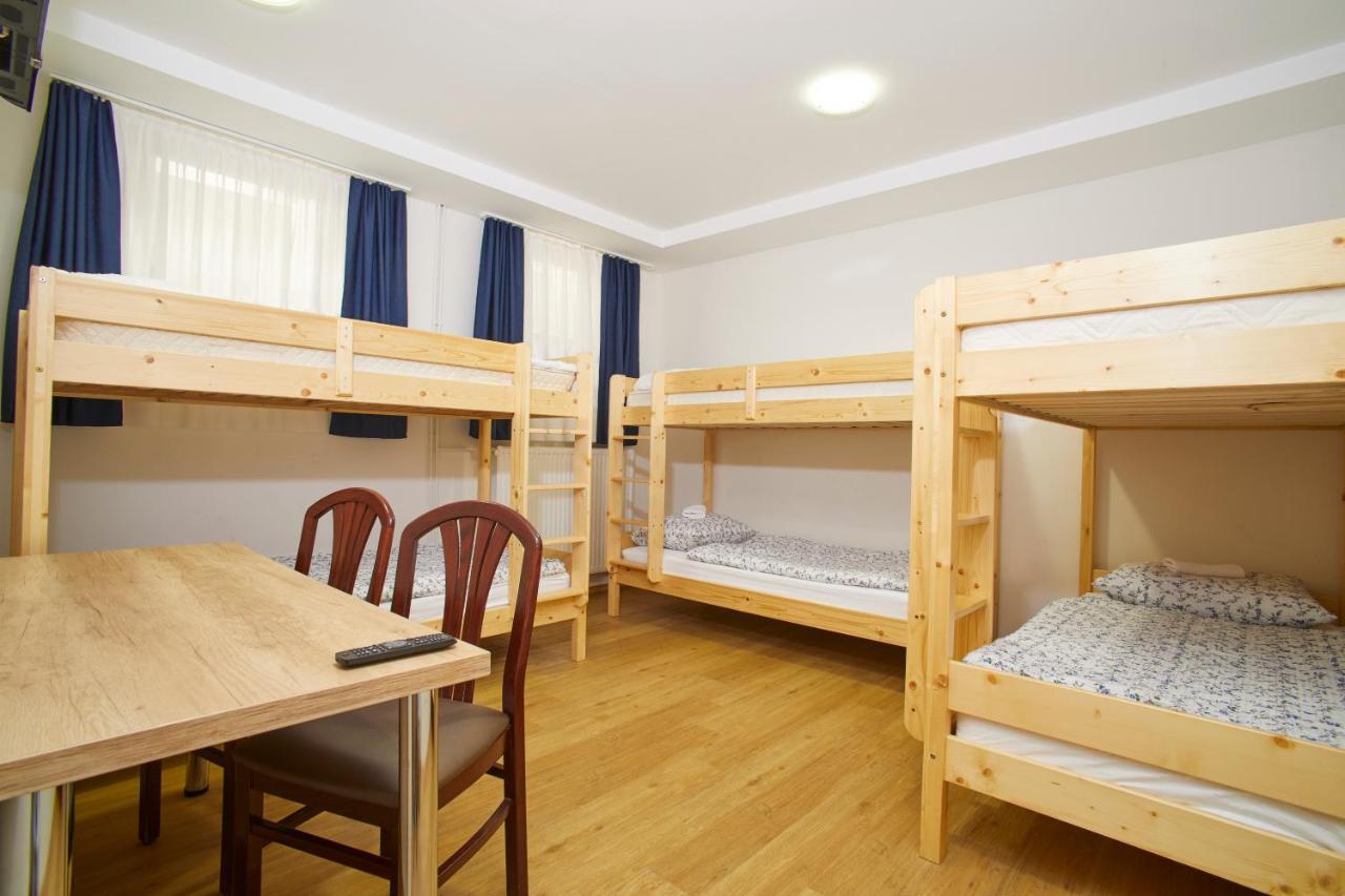 Hostel Delalut Ravne na Koroskem Екстериор снимка